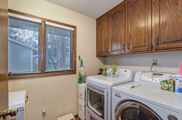 5211 S Timberlake Drive, Springfield, MO 65804