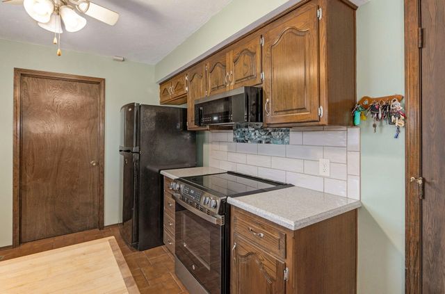 5211 S Timberlake Drive, Springfield, MO 65804