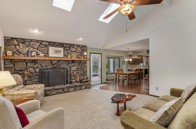 5211 S Timberlake Drive, Springfield, MO 65804