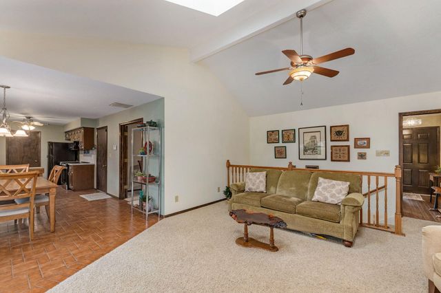 5211 S Timberlake Drive, Springfield, MO 65804