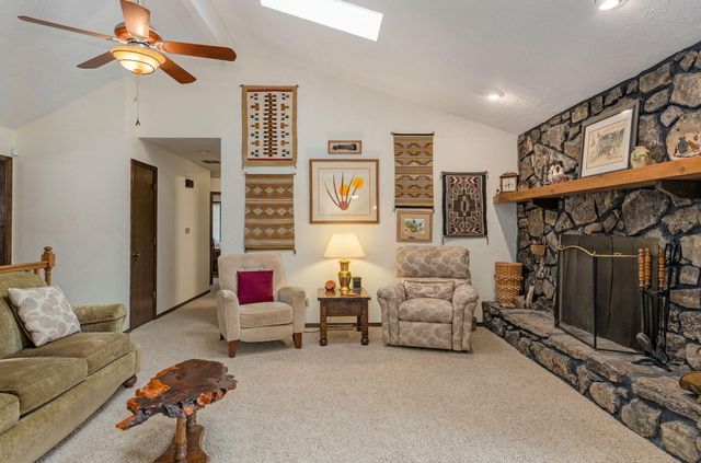 5211 S Timberlake Drive, Springfield, MO 65804