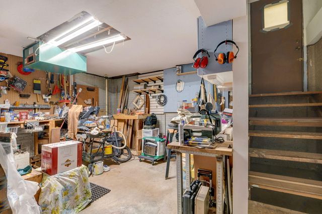 5211 S Timberlake Drive, Springfield, MO 65804