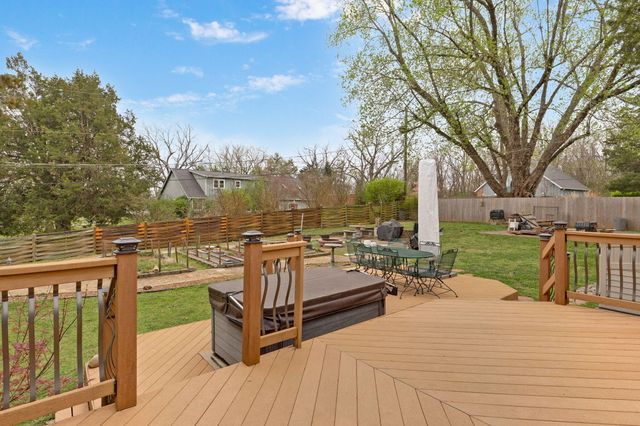 5211 S Timberlake Drive, Springfield, MO 65804