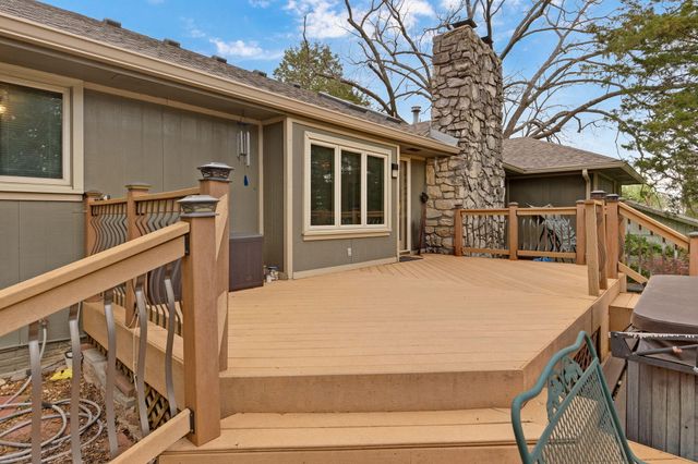 5211 S Timberlake Drive, Springfield, MO 65804