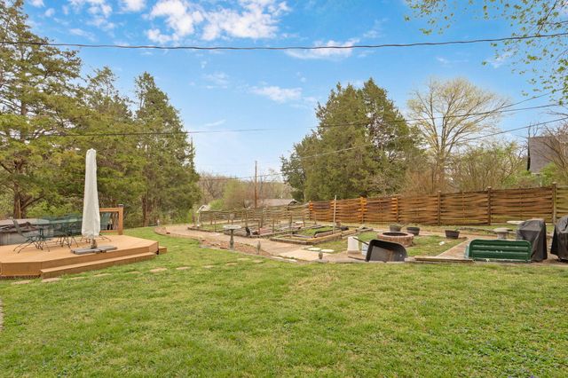 5211 S Timberlake Drive, Springfield, MO 65804