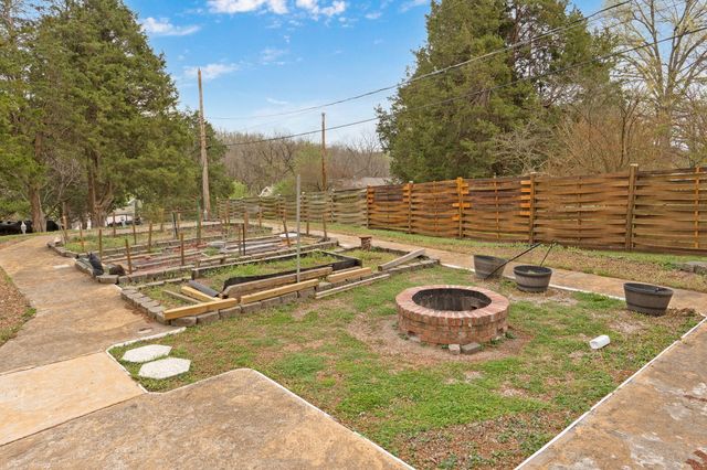 5211 S Timberlake Drive, Springfield, MO 65804