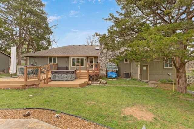 5211 S Timberlake Drive, Springfield, MO 65804