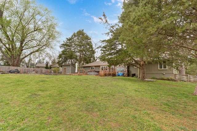 5211 S Timberlake Drive, Springfield, MO 65804