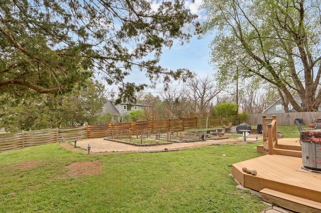 5211 S Timberlake Drive, Springfield, MO 65804