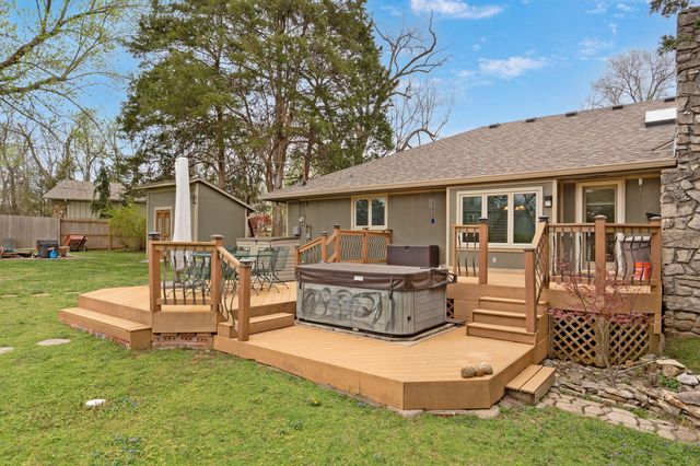 5211 S Timberlake Drive, Springfield, MO 65804