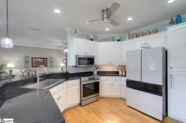 9 Montague Circle, Greenville, SC 29617