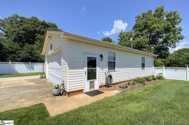 9 Montague Circle, Greenville, SC 29617
