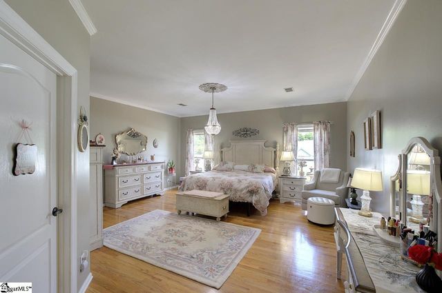 9 Montague Circle, Greenville, SC 29617