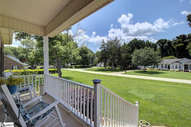 9 Montague Circle, Greenville, SC 29617