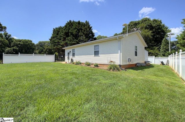 9 Montague Circle, Greenville, SC 29617