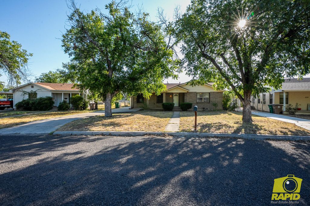 Image 2 of property listing at 210 Lipan Drive, San Angelo, TX 76903