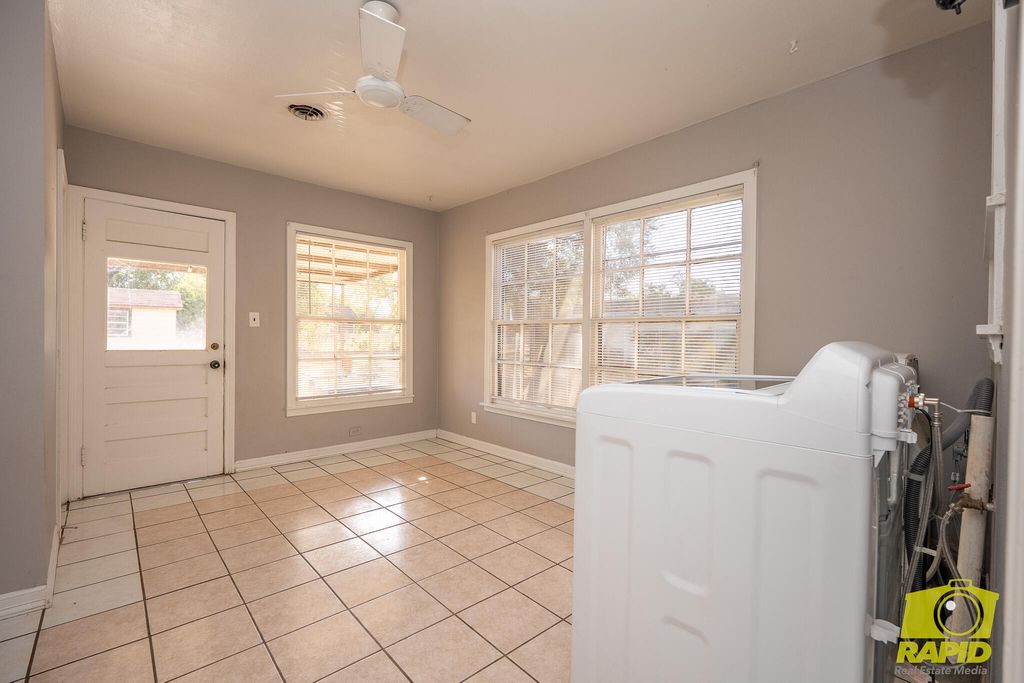 Image 24 of property listing at 210 Lipan Drive, San Angelo, TX 76903