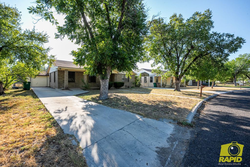 Image 4 of property listing at 210 Lipan Drive, San Angelo, TX 76903