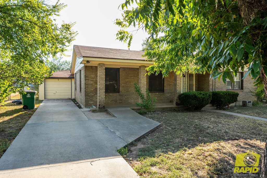 Image 5 of property listing at 210 Lipan Drive, San Angelo, TX 76903