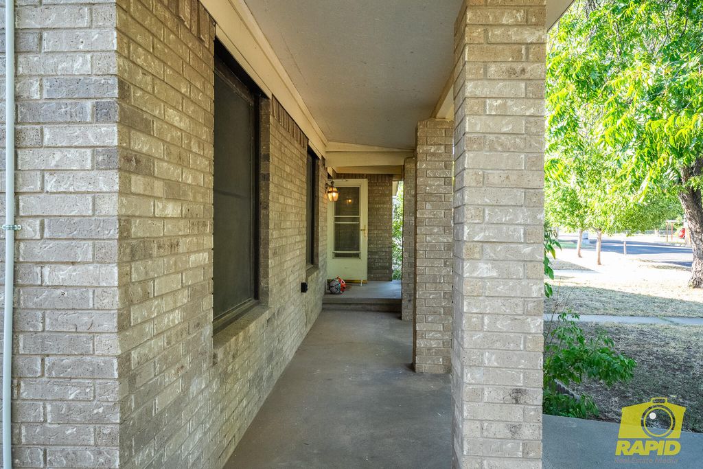 Image 6 of property listing at 210 Lipan Drive, San Angelo, TX 76903