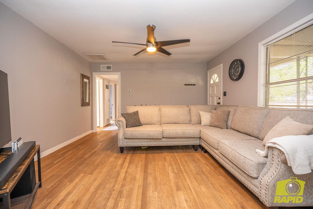 Image 8 of property listing at 210 Lipan Drive, San Angelo, TX 76903