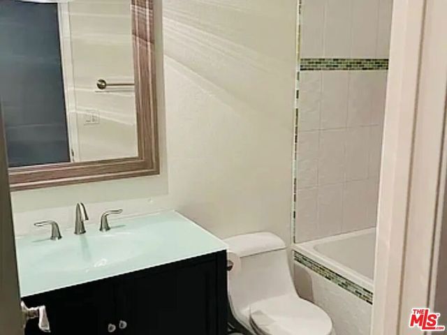 36 Breeze Avenue A, Venice, CA 90291