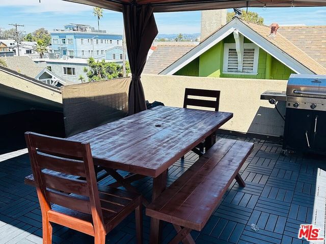 36 Breeze Avenue A, Venice, CA 90291