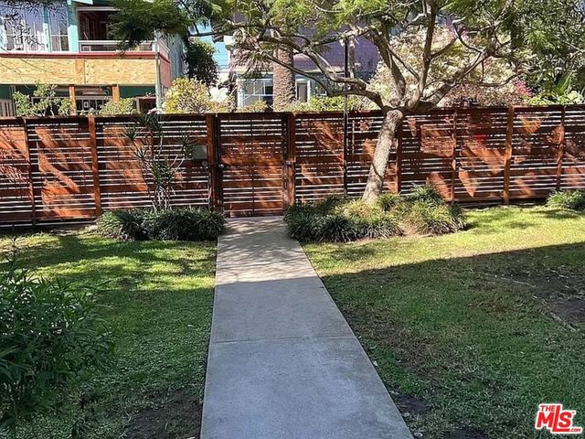 36 Breeze Avenue A, Venice, CA 90291