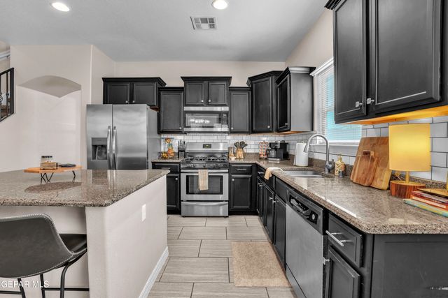 6541 GEYSER Drive, El Paso, TX 79932