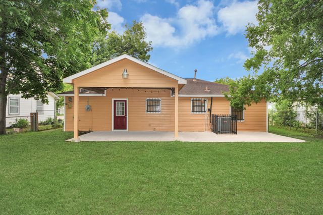 8830 Laura Koppe Road, Houston, TX 77078