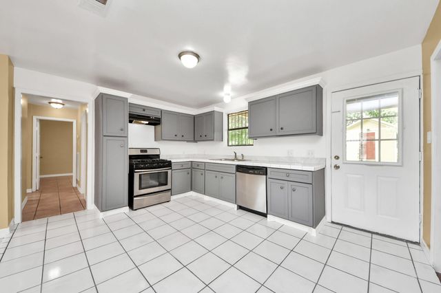 8830 Laura Koppe Road, Houston, TX 77078