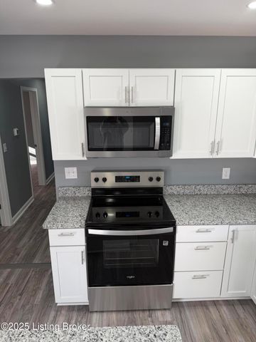 4517 Dover Rd, Louisville, KY 40216