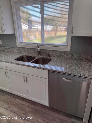 4517 Dover Rd, Louisville, KY 40216