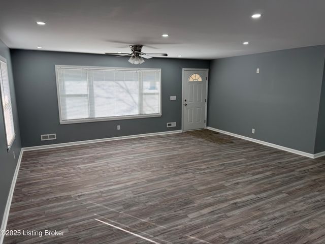 4517 Dover Rd, Louisville, KY 40216