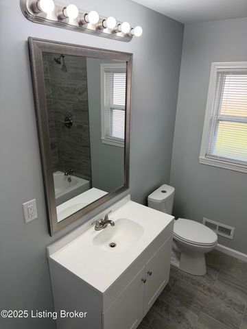 4517 Dover Rd, Louisville, KY 40216