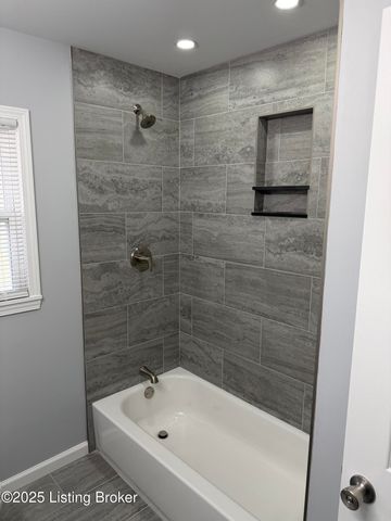 4517 Dover Rd, Louisville, KY 40216