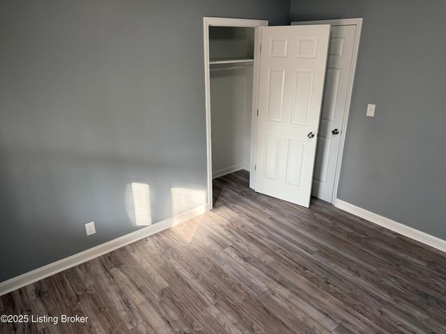 4517 Dover Rd, Louisville, KY 40216