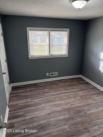 4517 Dover Rd, Louisville, KY 40216