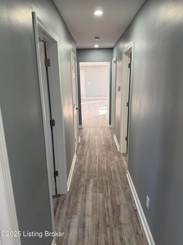 4517 Dover Rd, Louisville, KY 40216