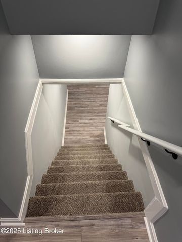 4517 Dover Rd, Louisville, KY 40216