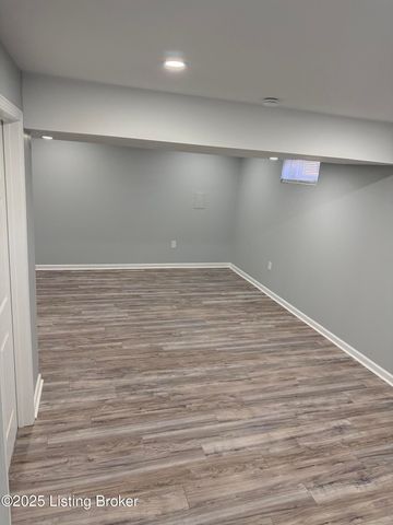 4517 Dover Rd, Louisville, KY 40216