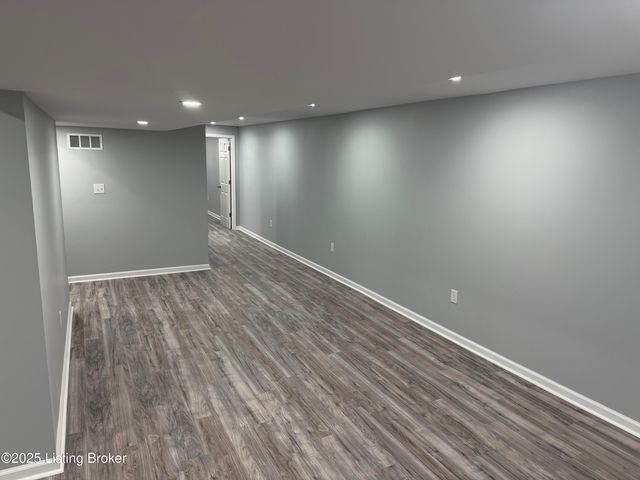 4517 Dover Rd, Louisville, KY 40216