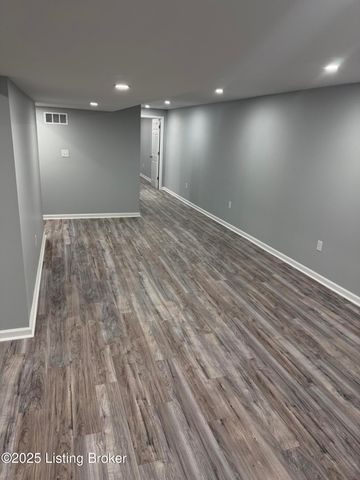 4517 Dover Rd, Louisville, KY 40216