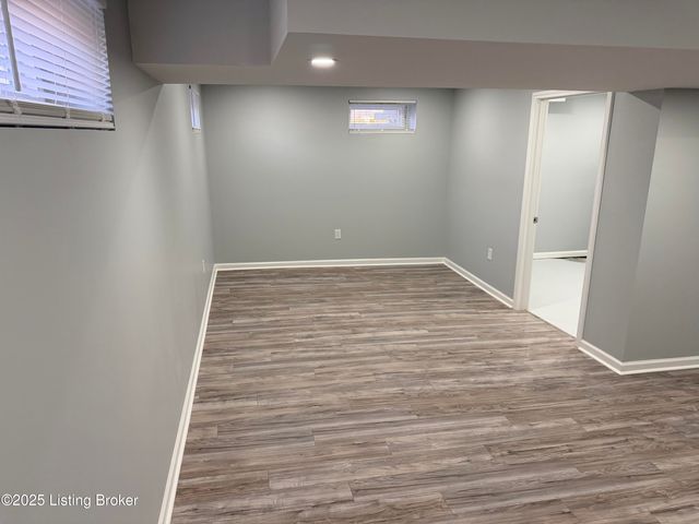 4517 Dover Rd, Louisville, KY 40216