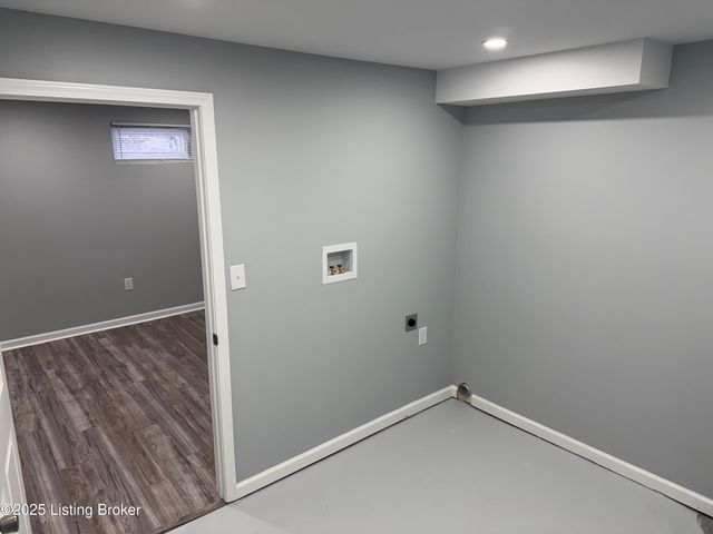 4517 Dover Rd, Louisville, KY 40216