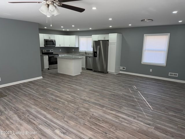 4517 Dover Rd, Louisville, KY 40216