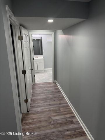 4517 Dover Rd, Louisville, KY 40216