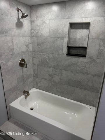 4517 Dover Rd, Louisville, KY 40216