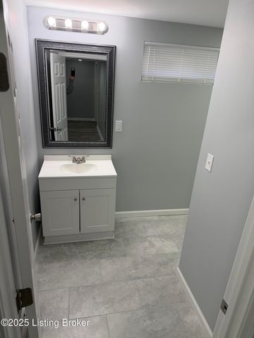 4517 Dover Rd, Louisville, KY 40216