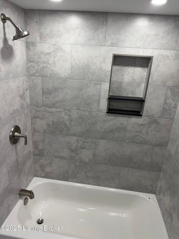 4517 Dover Rd, Louisville, KY 40216